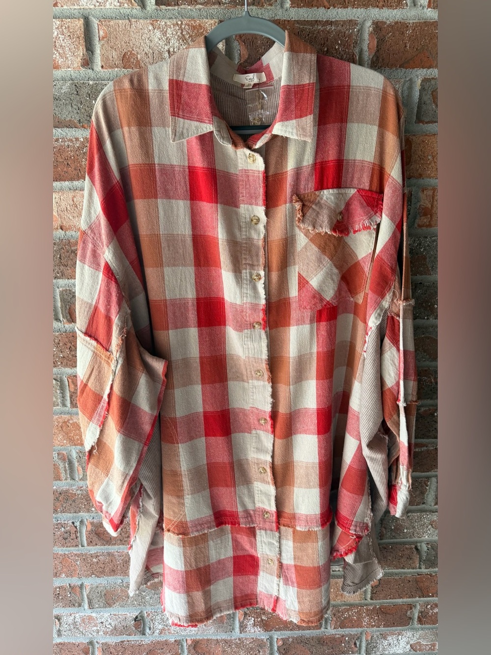 Easel Plus Strawberry Plaid
Print Oversized Bubble Sleeve
Dress/shirt size 2xl